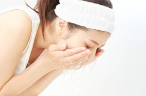 毛穴の悩みを改善する洗顔方法は？正しい洗顔のポイントをご紹介