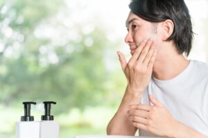 メンズクレンジングのやり方を解説！クレンジングのメリットや選び方も