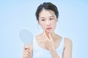 夏に起こる顔のベタベタ解消法！正しいケアで快適な肌に